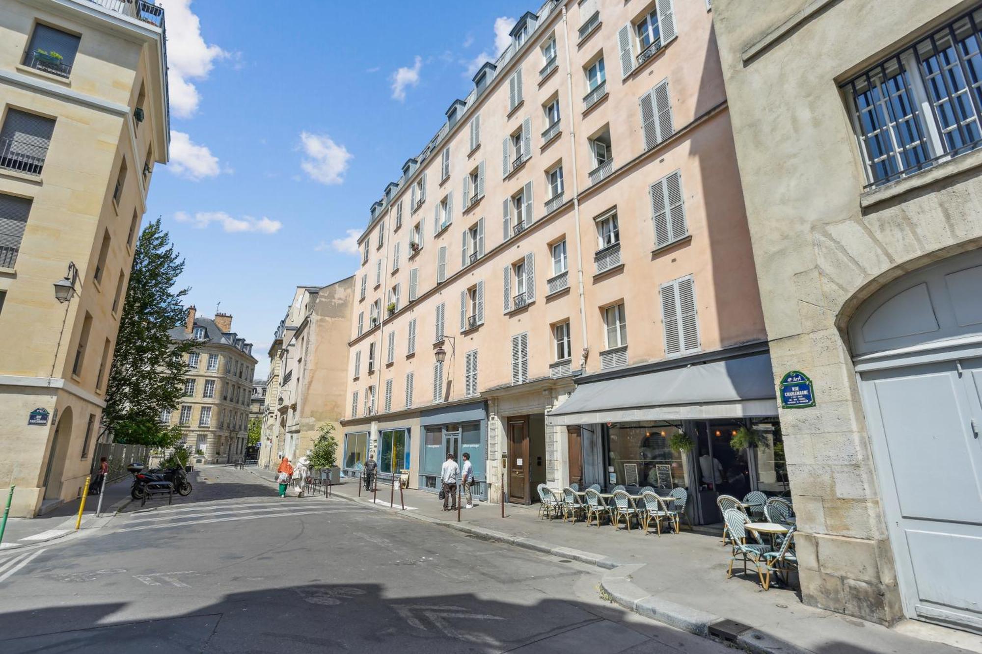 Escapade Elegante Dans Le Marais